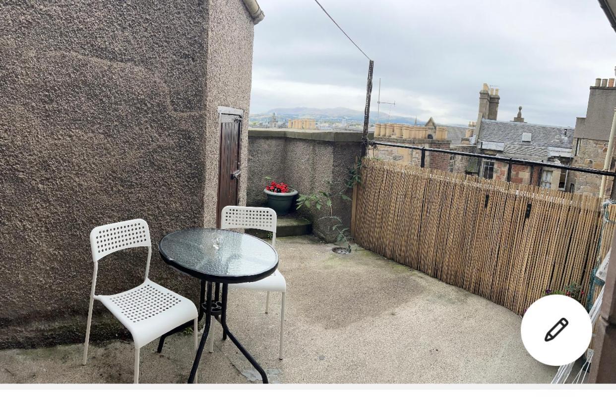 Old Town View Apartment Единбург Екстериор снимка