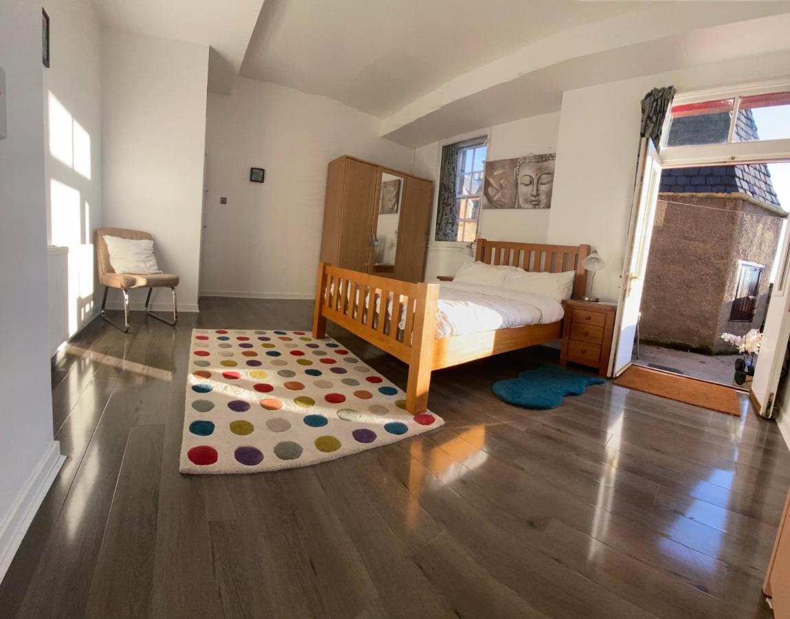 Old Town View Apartment Единбург Екстериор снимка