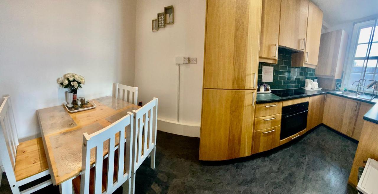 Old Town View Apartment Единбург Екстериор снимка